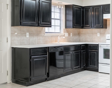 3801 Foust Trl - Photo Thumbnail 12
