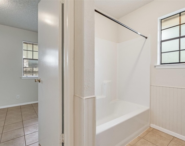 3801 Foust Trl - Photo Thumbnail 22