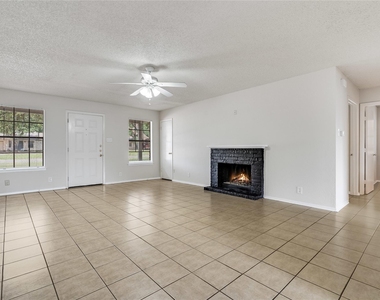3801 Foust Trl - Photo Thumbnail 4