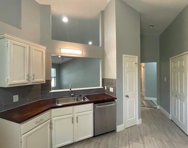 8900 Linton Dr - Photo Thumbnail 4