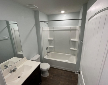 125 Calgary Ln - Photo Thumbnail 11