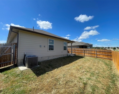 125 Calgary Ln - Photo Thumbnail 17