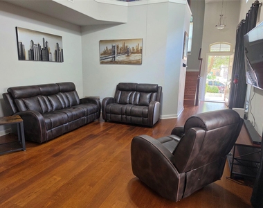 16017 Mcaloon Way - Photo Thumbnail 3