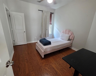 16017 Mcaloon Way - Photo Thumbnail 18