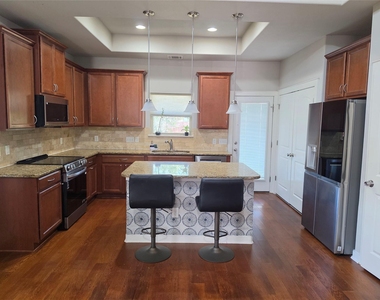 16017 Mcaloon Way - Photo Thumbnail 4