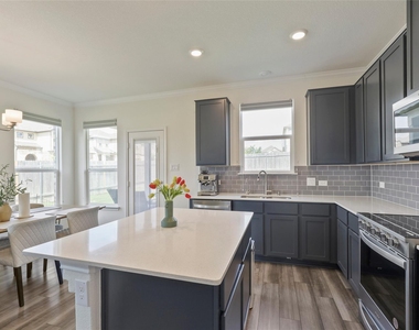 14500 Jackson Browning Ln - Photo Thumbnail 8