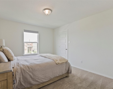 14500 Jackson Browning Ln - Photo Thumbnail 21