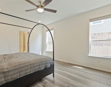 14500 Jackson Browning Ln - Photo Thumbnail 10