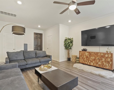 14500 Jackson Browning Ln - Photo Thumbnail 4