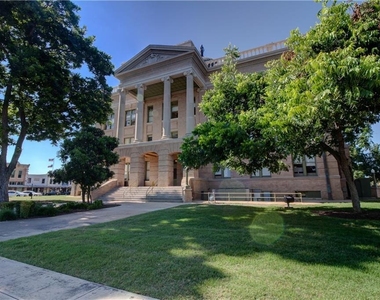 202 S College St - Photo Thumbnail 27