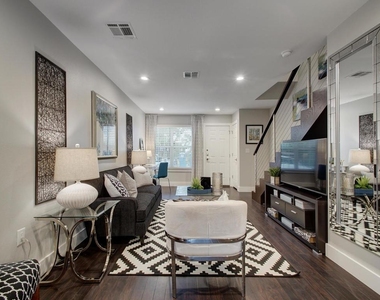 202 S College St - Photo Thumbnail 5