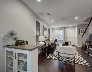 202 S College St - Photo Thumbnail 6