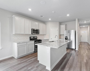 209 Golden Plains Pkwy - Photo Thumbnail 30