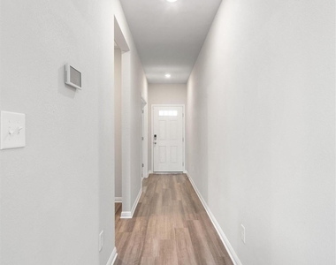 209 Golden Plains Pkwy - Photo Thumbnail 2