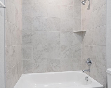 209 Golden Plains Pkwy - Photo Thumbnail 11
