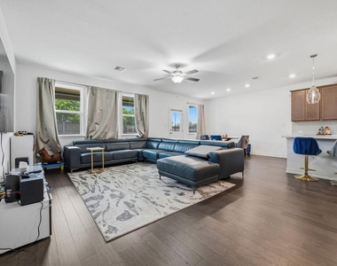 205 Stinchcomb Rd - Photo Thumbnail 8