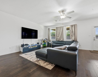 205 Stinchcomb Rd - Photo Thumbnail 6