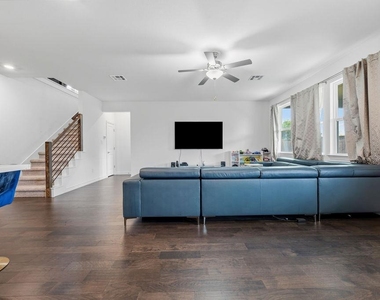 205 Stinchcomb Rd - Photo Thumbnail 9