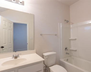 2500 Roosevelt Rd - Photo Thumbnail 12