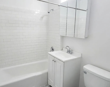 West 25th Street/ 8th ave - Photo Thumbnail 4