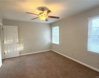 5133 Thackeray Drive - Photo Thumbnail 10