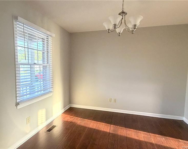 5133 Thackeray Drive - Photo Thumbnail 9