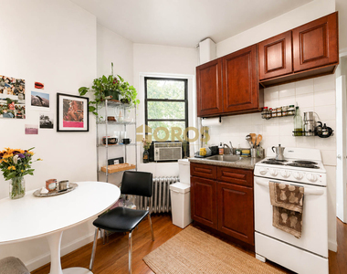 40 Clinton Street - Photo Thumbnail 2