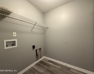 4339 Hanging Moss Drive - Photo Thumbnail 12