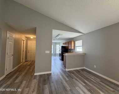 4339 Hanging Moss Drive - Photo Thumbnail 2