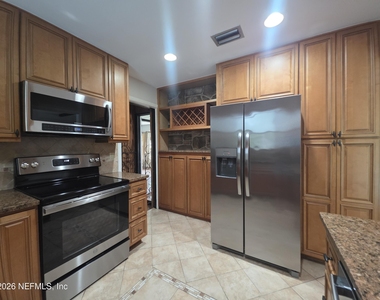 627 Grove Park Boulevard - Photo Thumbnail 4