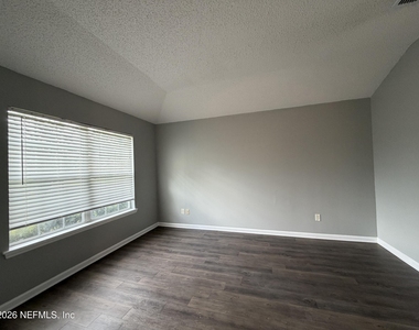 3041 Southhall Court - Photo Thumbnail 2