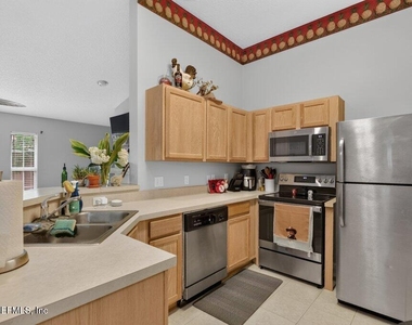 77 Jardin De Mer Place - Photo Thumbnail 13