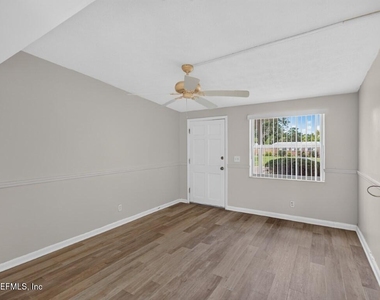87 Saratoga Circle S - Photo Thumbnail 3