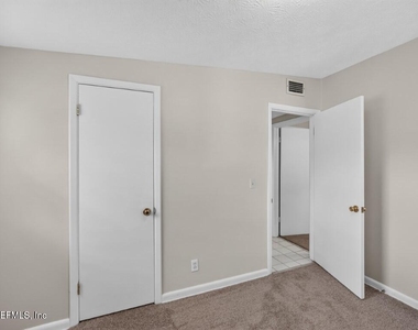 87 Saratoga Circle S - Photo Thumbnail 16
