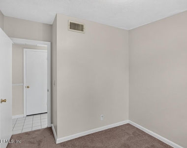 87 Saratoga Circle S - Photo Thumbnail 20