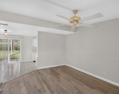 87 Saratoga Circle S - Photo Thumbnail 2