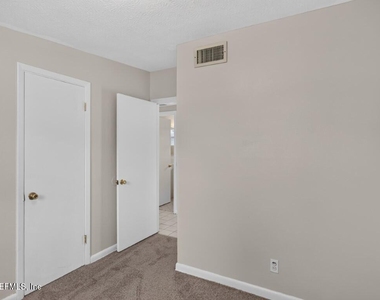 87 Saratoga Circle S - Photo Thumbnail 21