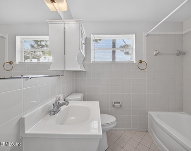 87 Saratoga Circle S - Photo Thumbnail 17