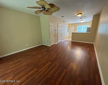 3469 Lone Tree Lane - Photo Thumbnail 2