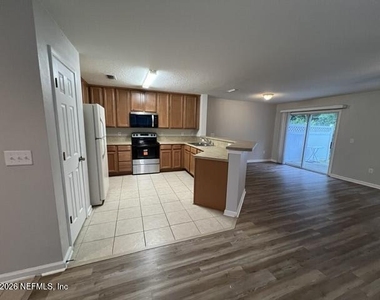 824 Black Cherry Drive S - Photo Thumbnail 4