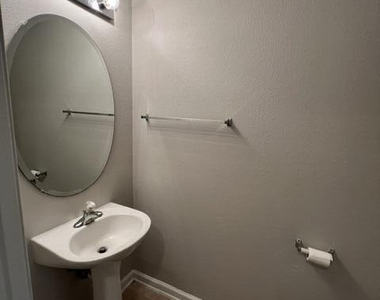 824 Black Cherry Drive S - Photo Thumbnail 9