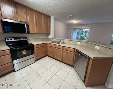 824 Black Cherry Drive S - Photo Thumbnail 5