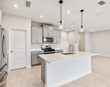 13019 Holsinger Boulevard - Photo Thumbnail 16