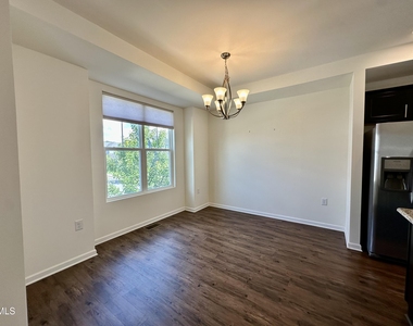 304 Skymont Drive - Photo Thumbnail 10