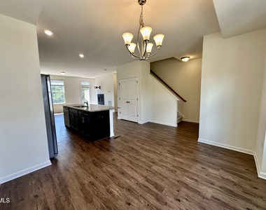 304 Skymont Drive - Photo Thumbnail 11