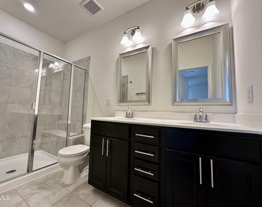 304 Skymont Drive - Photo Thumbnail 17