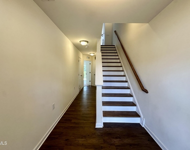 304 Skymont Drive - Photo Thumbnail 6