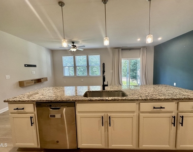 124 Orvis Drive - Photo Thumbnail 7