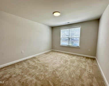 124 Orvis Drive - Photo Thumbnail 17