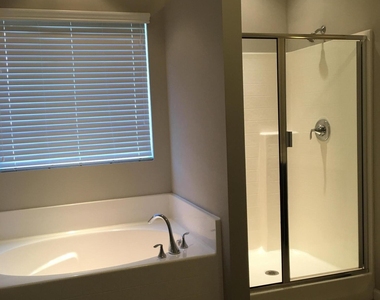 727 Treviso Lane - Photo Thumbnail 12